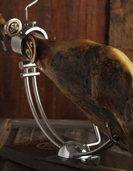 Acorn-fed 100% Ibérico bone-in from Jabugo Ham by Cinco Jotas